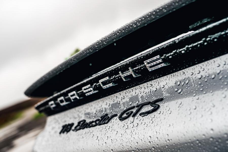 Логотип Porsche 718 Boxster GTS (982) 2017 года  (UK) (фото 28 из 40)